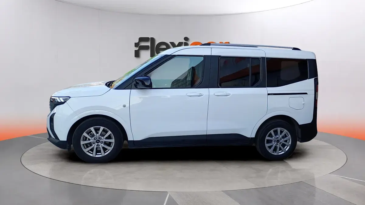 Usado Ford Tourneo Courier Titanium 125 CV (91 kW) 2024 Blanco Monovolumen