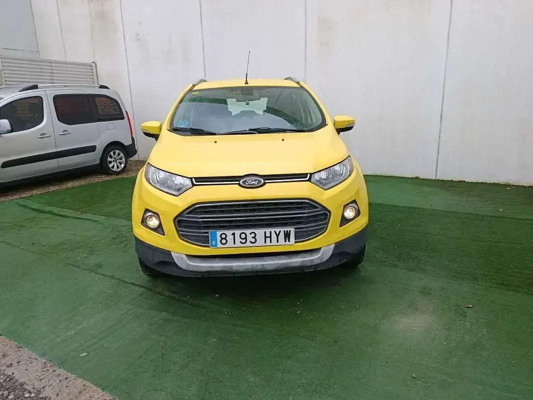 Usado Ford Ecosport Titanium 125 CV (91 kW) 2014 Amarillo SUV