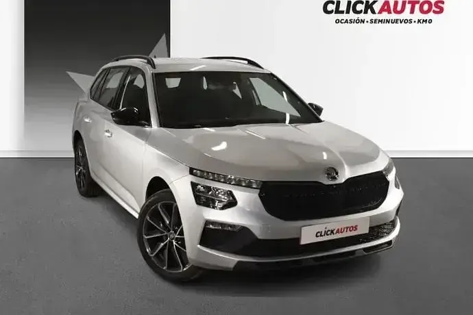 Usado Skoda Kamiq Sport 115 CV (84 kW) 2025 Plata SUV