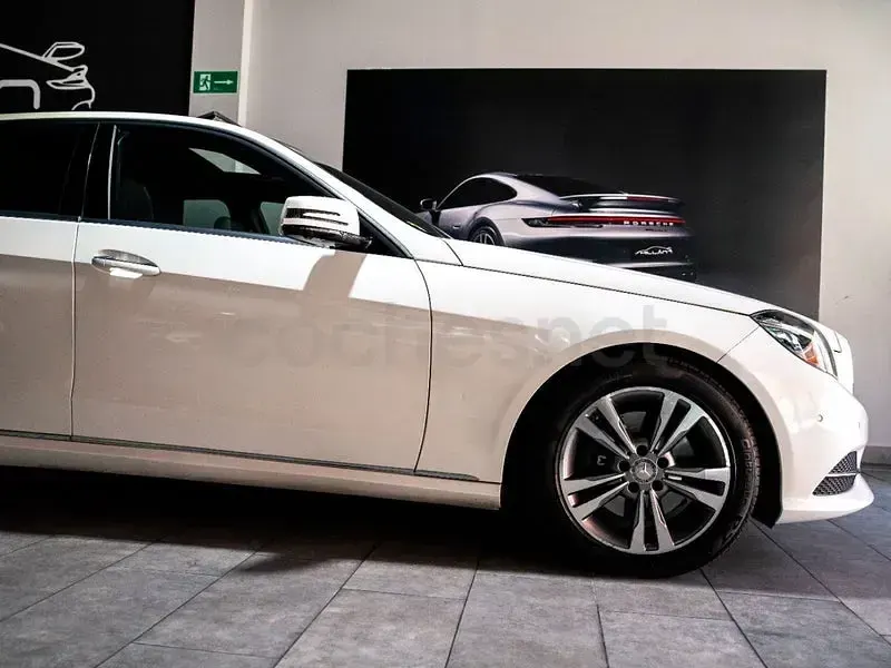Usado Mercedes E300 Avantgarde 231 CV (169 kW) 2014 Blanco Berlina