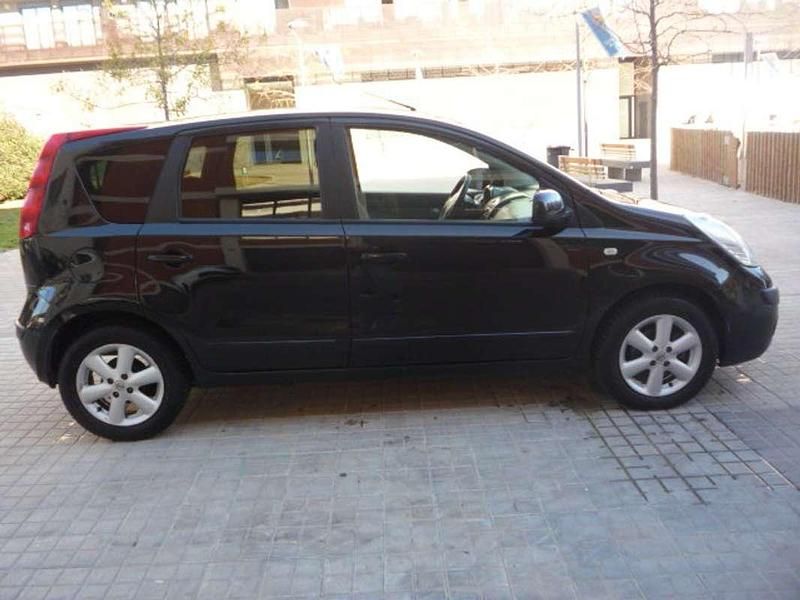 Usado Nissan Note Visia 86 CV (63 kW) 2007 Negro Monovolumen