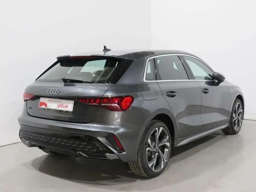 Usado Audi A3 Sportback e-tron S-Line 204 CV (150 kW) 2025 Gris Utilitario
