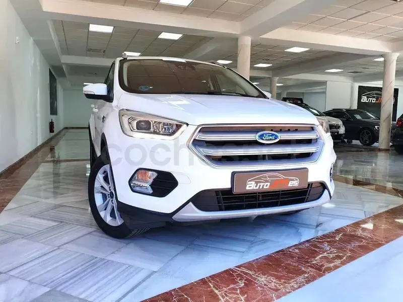 Usado Ford Kuga Titanium 180 CV (132 kW) 2017 Blanco SUV