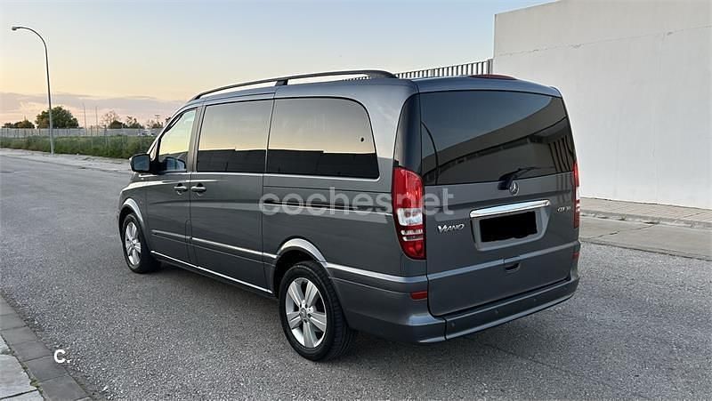 Usado Mercedes Viano Edition 224 CV (164 kW) 2012 Gris / plata Monovolumen
