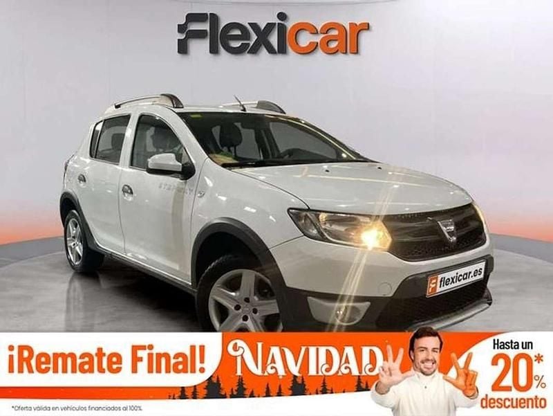 Blanco Usado 2015 Dacia Sandero Stepway Utilitario | 7490 € (Buen precio) - Imagen 1/4