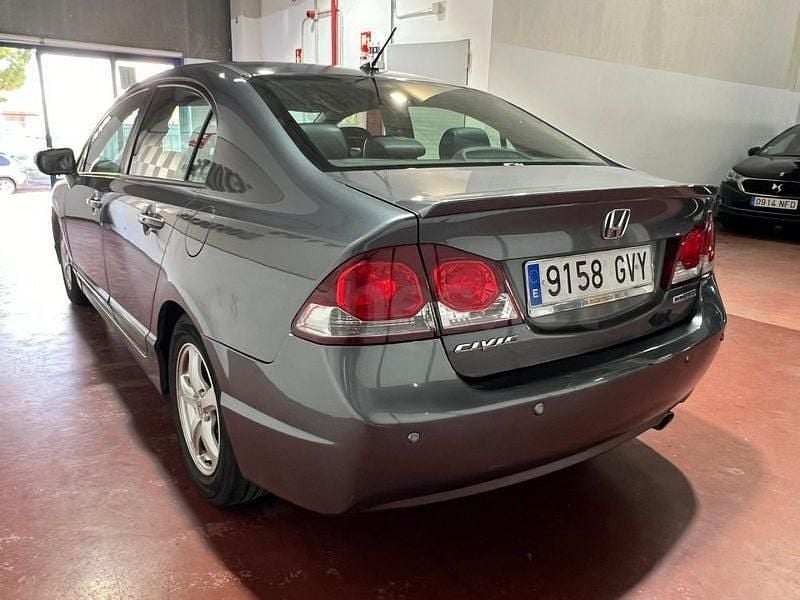 Usado Honda Civic Hybrid 115 CV (84 kW) 2010 Gris / plata Berlina