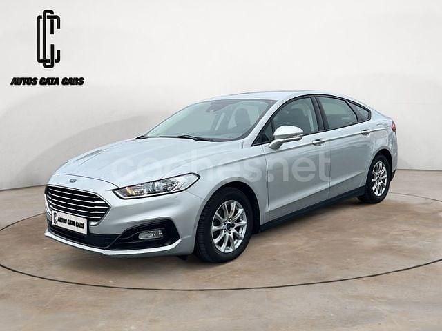 Usado Ford Mondeo Trend 150 CV (110 kW) 2019 Gris / plata Berlina