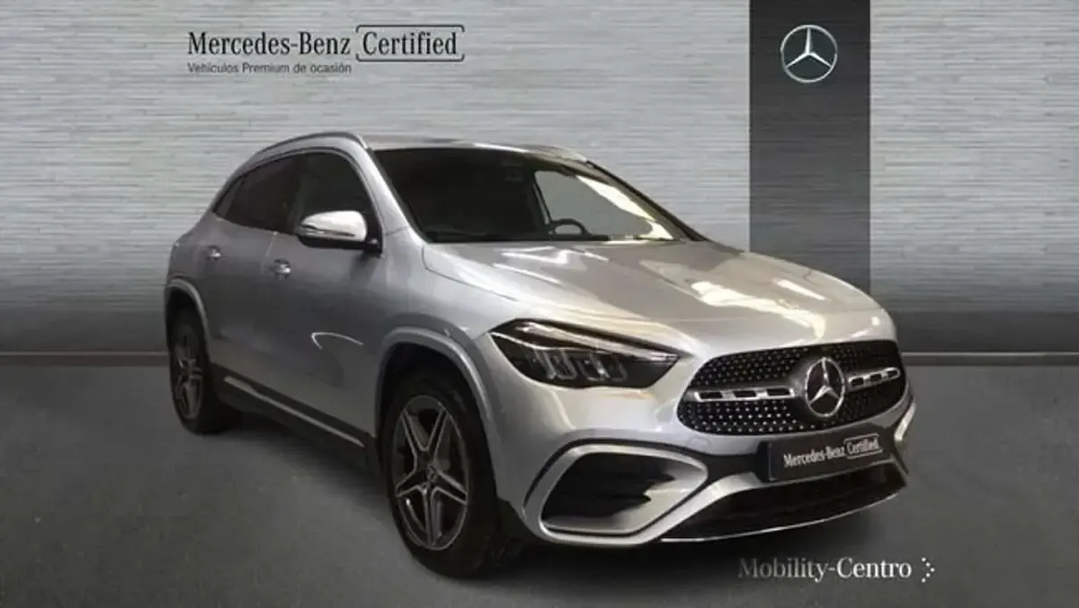 Usado Mercedes GLA250 219 CV (161 kW) 2025 Plateado SUV