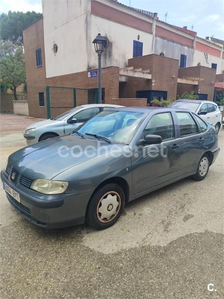 Verde Usado 2002 Seat Cordoba Stella Berlina | 1800 € (Buen precio) - Imagen 1/4