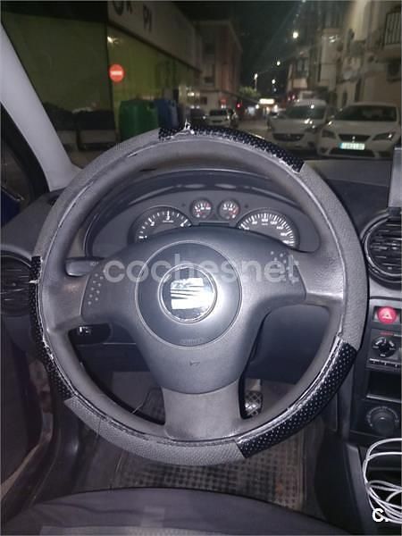 Usado Seat Ibiza Stella 100 CV (73 kW) 2002 Azul Utilitario