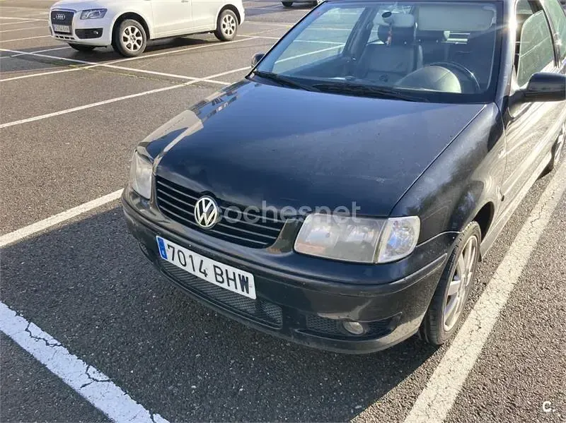 Usado VW Polo Trendline 75 CV (55 kW) 2001 Negro Berlina