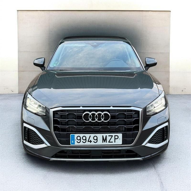 Usado Audi Q2 S-Line 116 HP (85 kW) 2025 Cinzento SUV