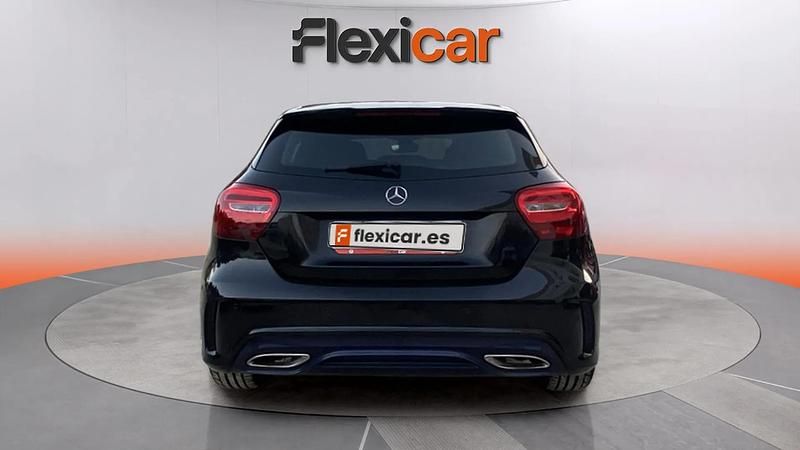 Usado Mercedes A200 AMG line 156 CV (114 kW) 2017 Negro Utilitario