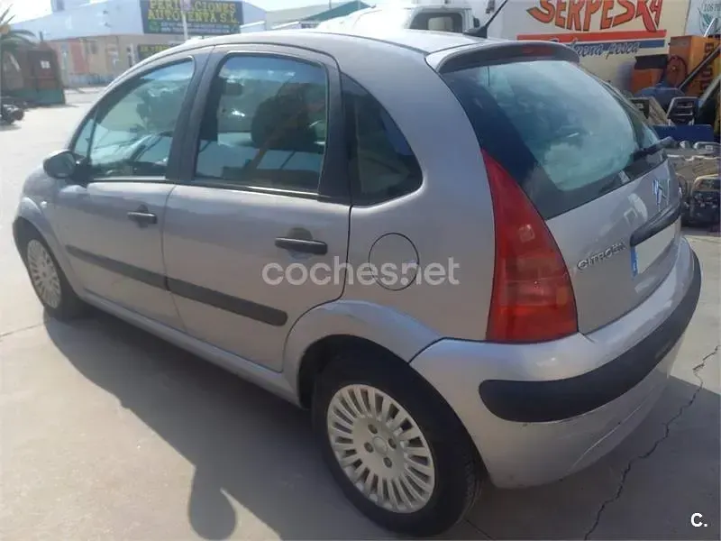 Usado Citroën C3 Exclusive 70 CV (51 kW) 2004 Gris / plata Berlina