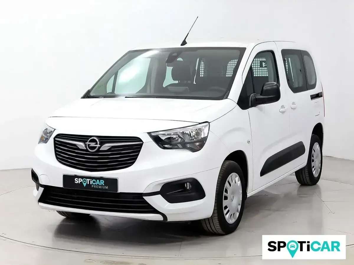 Usado Opel Combo Business 102 CV (75 kW) 2024 Blanco Monovolumen