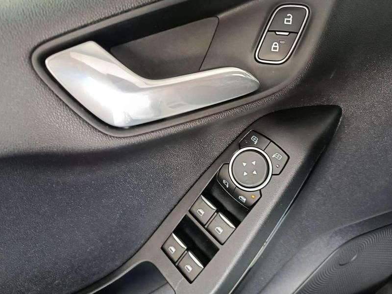 Usado Ford Fiesta Trend+ 86 CV (63 kW) 2019 Blanco Utilitario