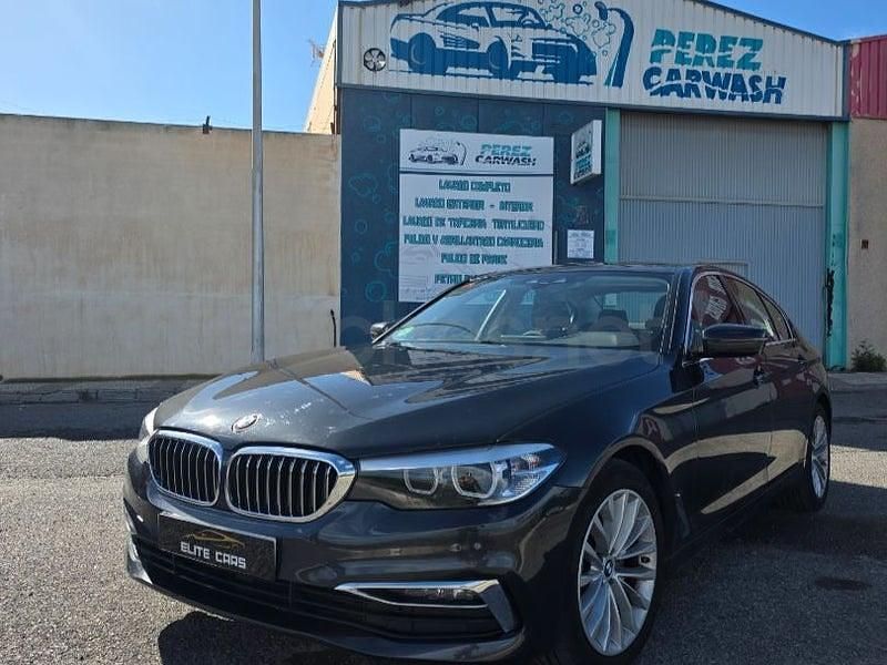 Usado BMW 520 Luxury Line 190 CV (139 kW) 2019 Gris / plata Berlina