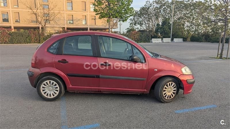 Usado Citroën C3 Furio 70 HP (51 kW) 2005 Vermelho Sedan