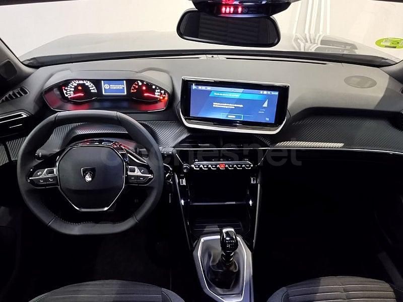 Usado Peugeot 2008 Active 100 CV (73 kW) 2024 Gris / plata SUV