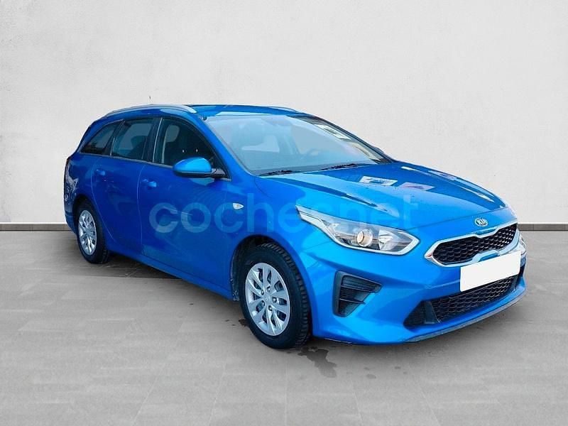 Usado Kia Ceed 120 CV (88 kW) 2020 Azul Utilitario