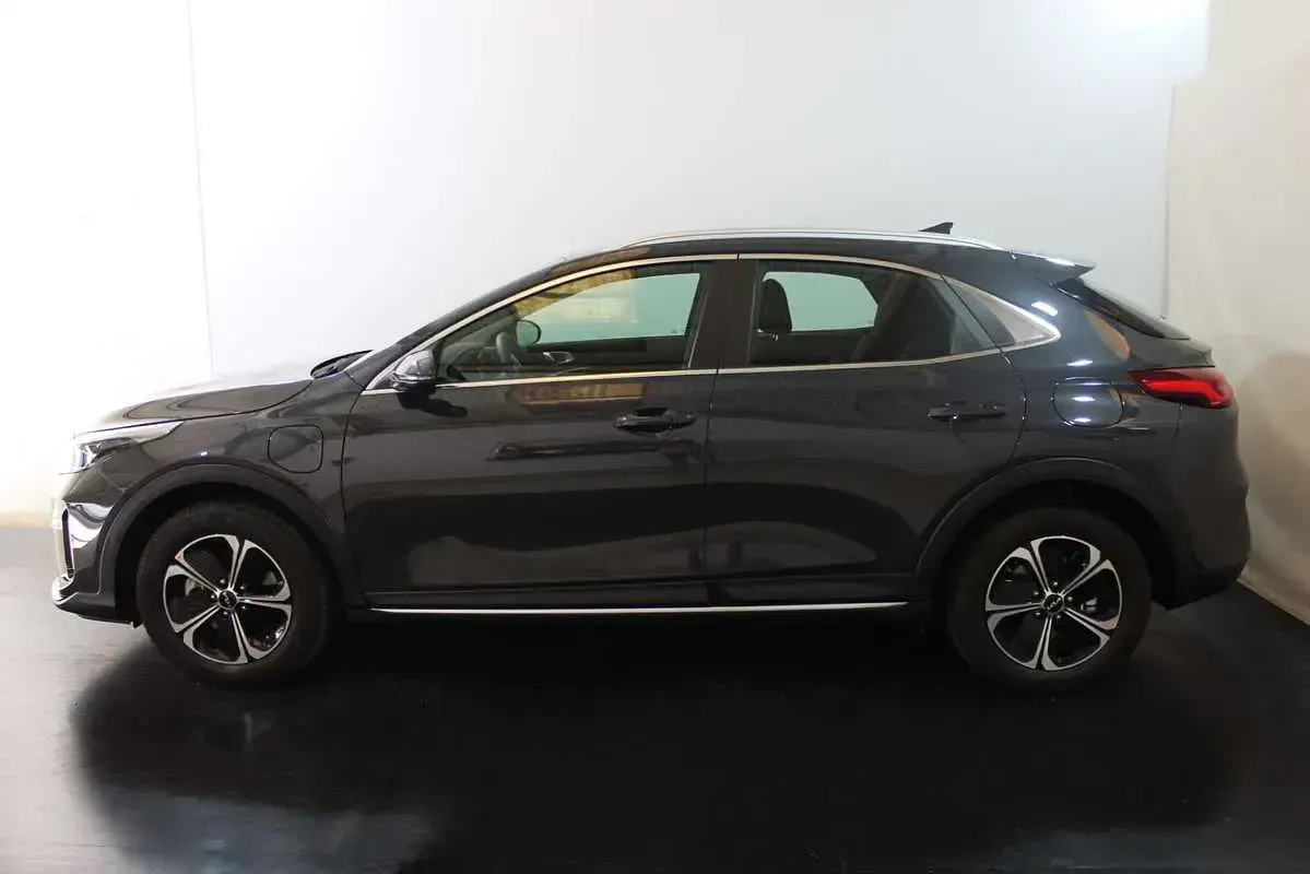 Usado Kia XCeed 141 CV (103 kW) 2023 Gris SUV