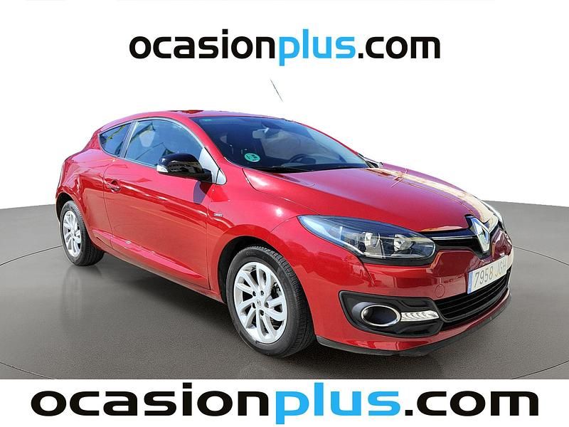 Usado Renault Mégane III LIMITED 116 CV (85 kW) 2015 Rojo Coupe