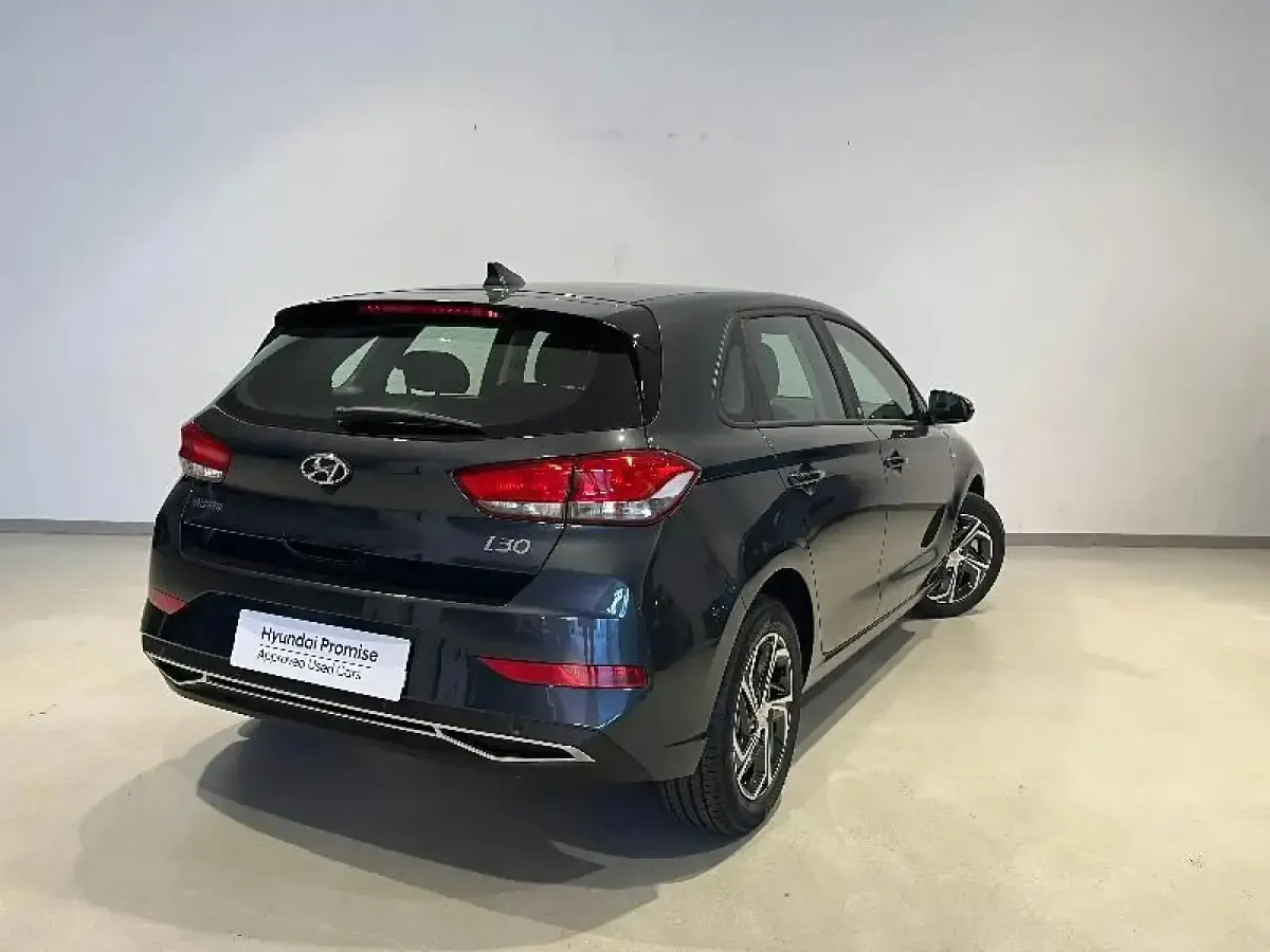 Nuevo Hyundai i30 100 CV (73 kW) 2026 Gris/plata