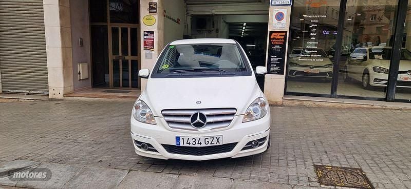 Usado Mercedes B180 Sport Edition 109 CV (80 kW) 2011 Blanco Monovolumen