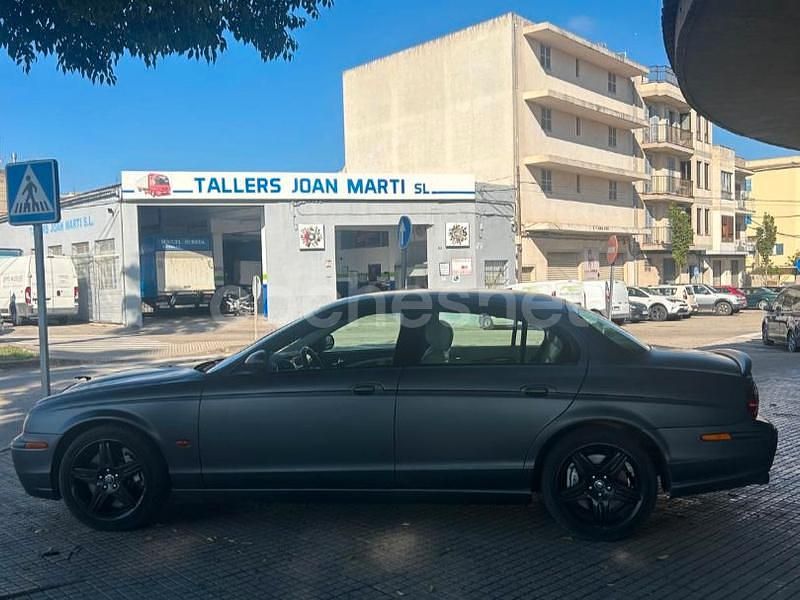 Usado Jaguar S-Type Executive 298 CV (219 kW) 2002 Gris / plata Berlina
