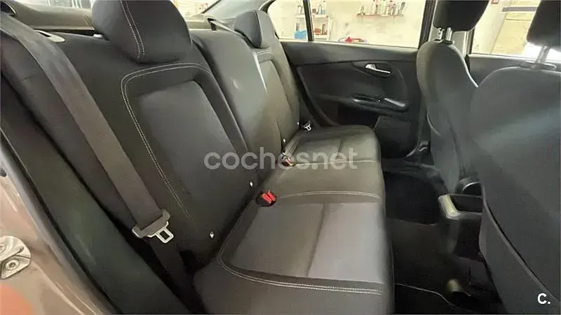 Usado Fiat Tipo Easy 95 CV (69 kW) 2019 Beige Berlina