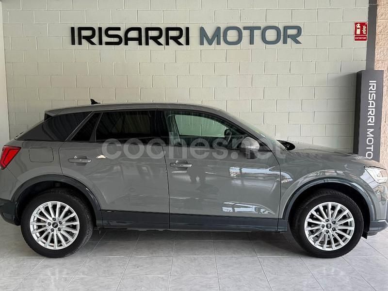 Usado Audi Q2 Advanced Plus 116 CV (85 kW) 2020 Gris / plata SUV