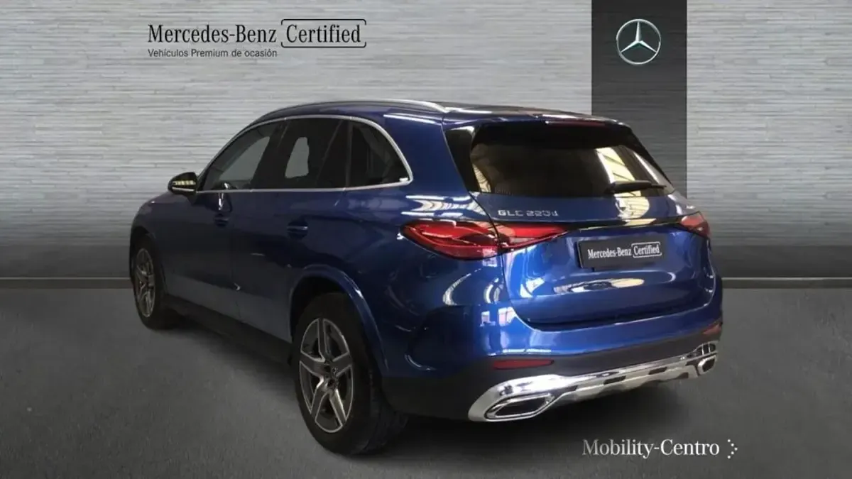 Usado Mercedes GLC220 AMG line 197 CV (144 kW) 2024 Spektral blue  metallic paint SUV