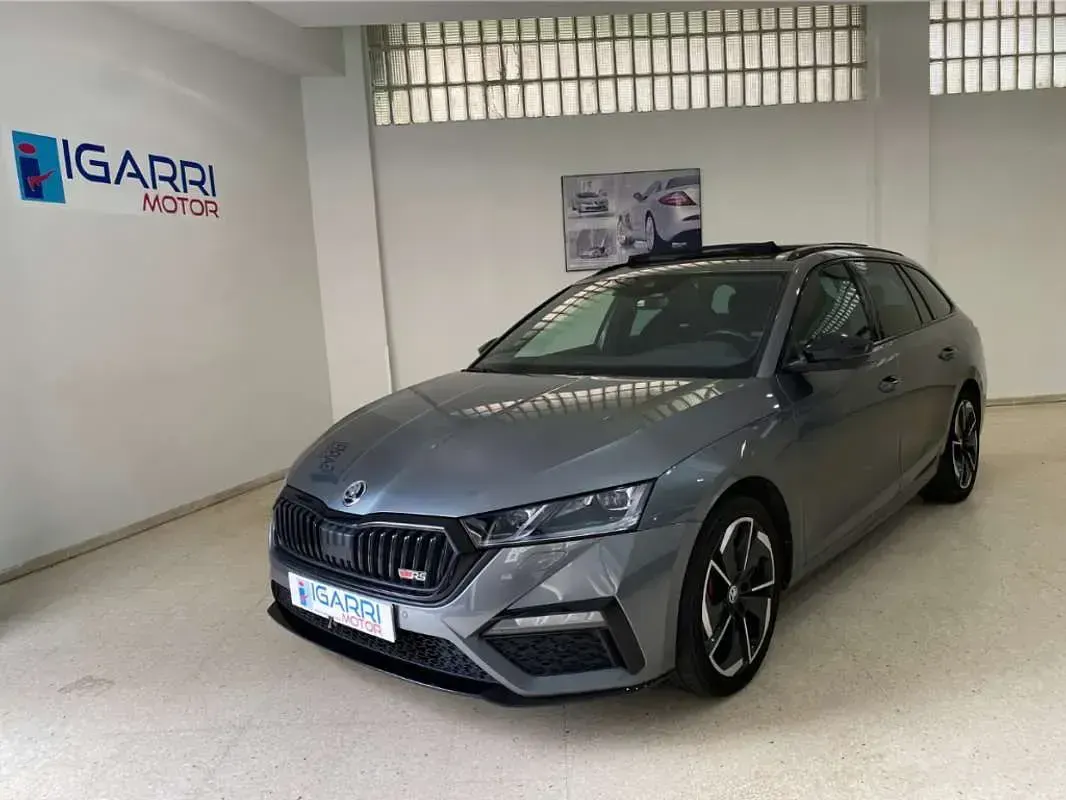 Usado Skoda Octavia RS 265 CV (194 kW) 2024 Gris Familiar