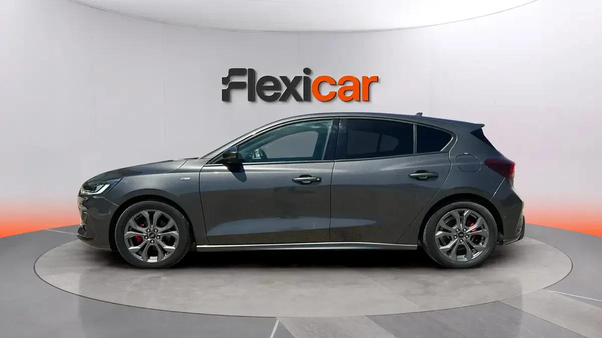 Usado Ford Focus ST-Line 125 CV (91 kW) 2022 Gris Berlina