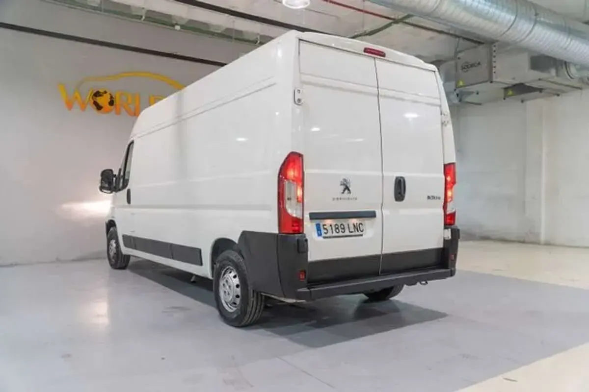 Usado Peugeot Boxer S 140 CV (102 kW) 2021 Blanco Van