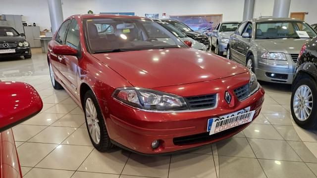 Rojo Usado 2006 Renault Laguna II Privilege Berlina | 4500 € (Caro) - Imagen 1/4