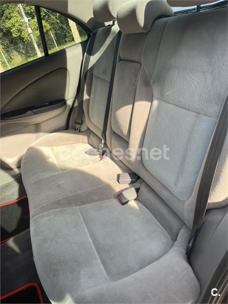 Gris / plata Usado 2002 Nissan Almera Berlina | 1500 € (Buen precio) - Imagen 1/4