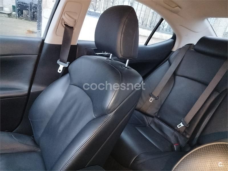 Gris / plata Usado 2006 Lexus IS220d Luxury Line Berlina | 7000 € - Imagen 1/4