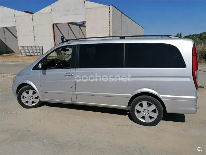 Usado Mercedes Viano 150 CV (110 kW) 2010 Marrón Monovolumen
