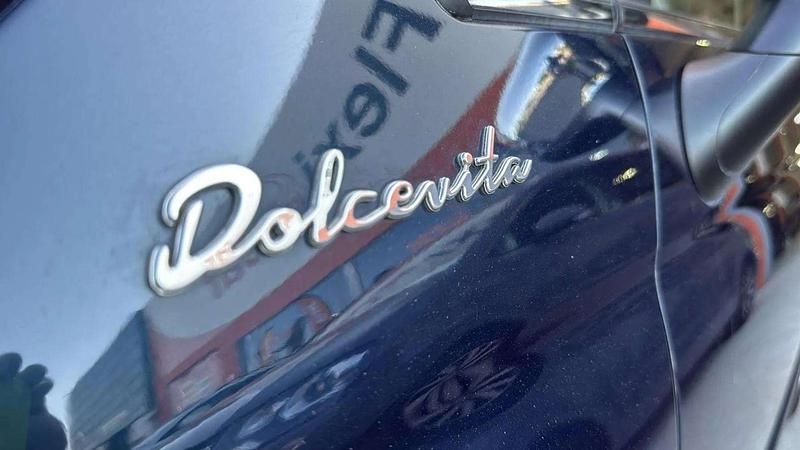 Usado Fiat 500 Dolcevita 71 CV (52 kW) 2022 Azul Berlina