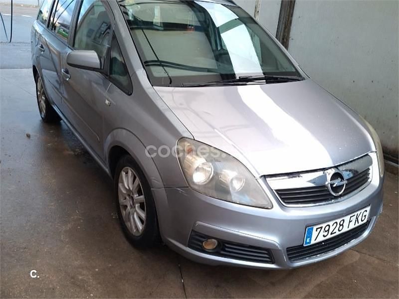 Usado Opel Zafira Cosmo 120 CV (88 kW) 2007 Gris / plata Monovolumen