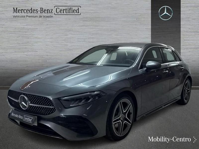 Usado Mercedes A180 AMG line 116 CV (85 kW) 2024 Gris montaña Utilitario
