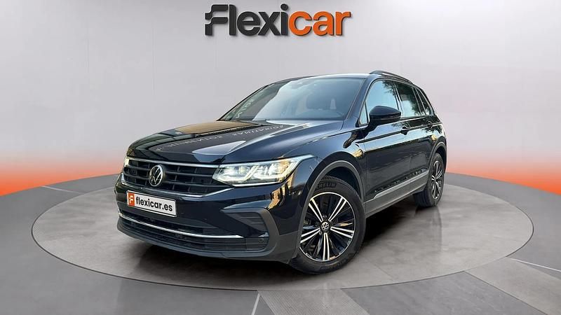 Usado VW Tiguan Life 150 CV (110 kW) 2021 Negro SUV