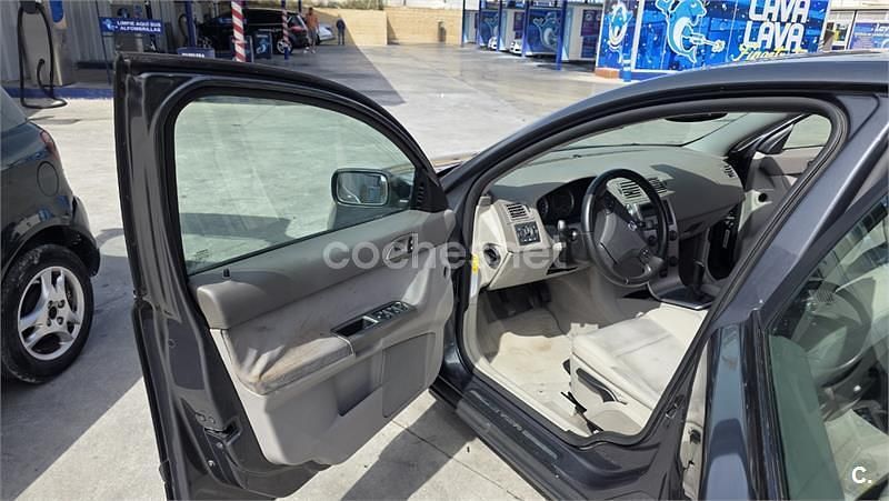 Usado Volvo S40 Momentum 136 CV (100 kW) 2005 Gris / plata Berlina