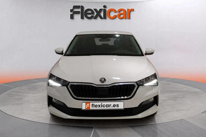 Usado Skoda Scala Ambition 110 CV (80 kW) 2021 Blanco Utilitario