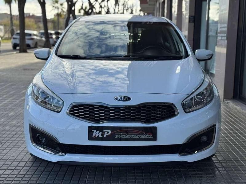 Usado Kia Ceed 120 CV (88 kW) 2017 Blanco Utilitario