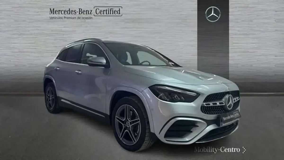 Usado Mercedes GLA250 165 CV (121 kW) 2025 Plateado SUV