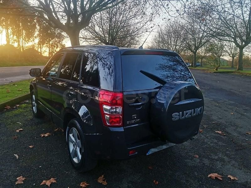 Usado Suzuki Grand Vitara 129 CV (94 kW) 2011 Gris / plata SUV