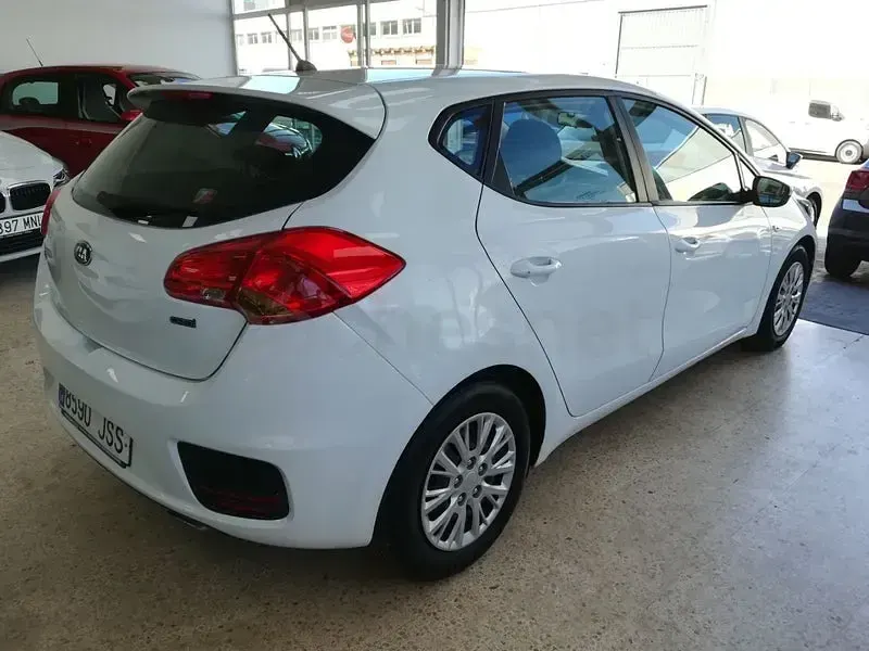 Usado Kia Ceed GT 90 CV (66 kW) 2016 Blanco Berlina