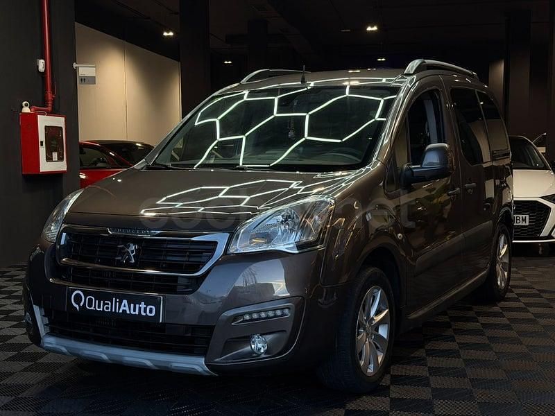 Usado Peugeot Partner Tepee Style 100 CV (73 kW) 2017 Gris / plata Monovolumen